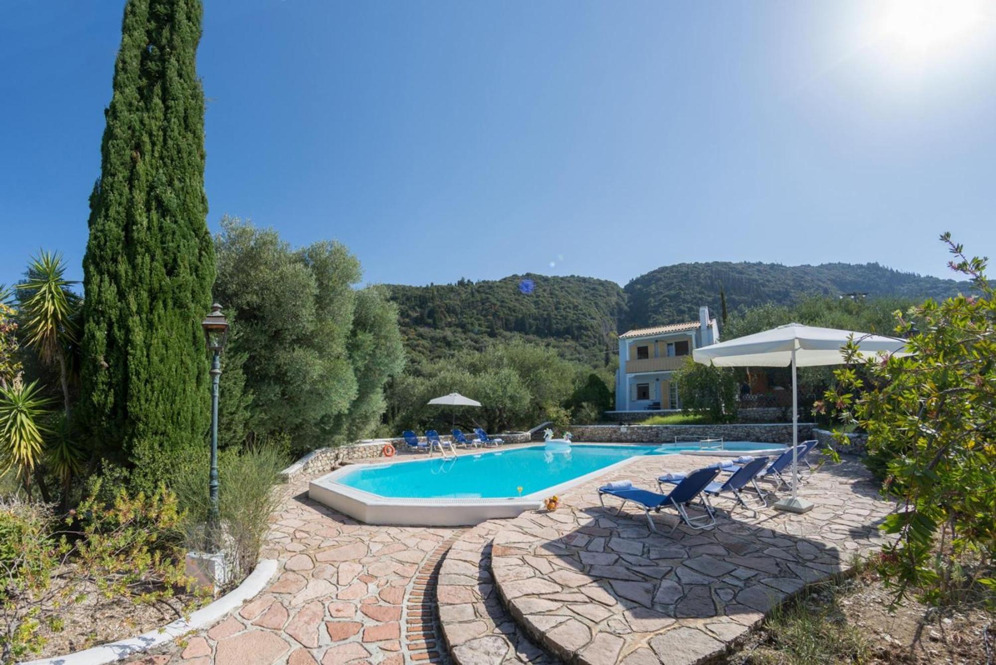 Agios Nikitas Villas エクステリア 写真