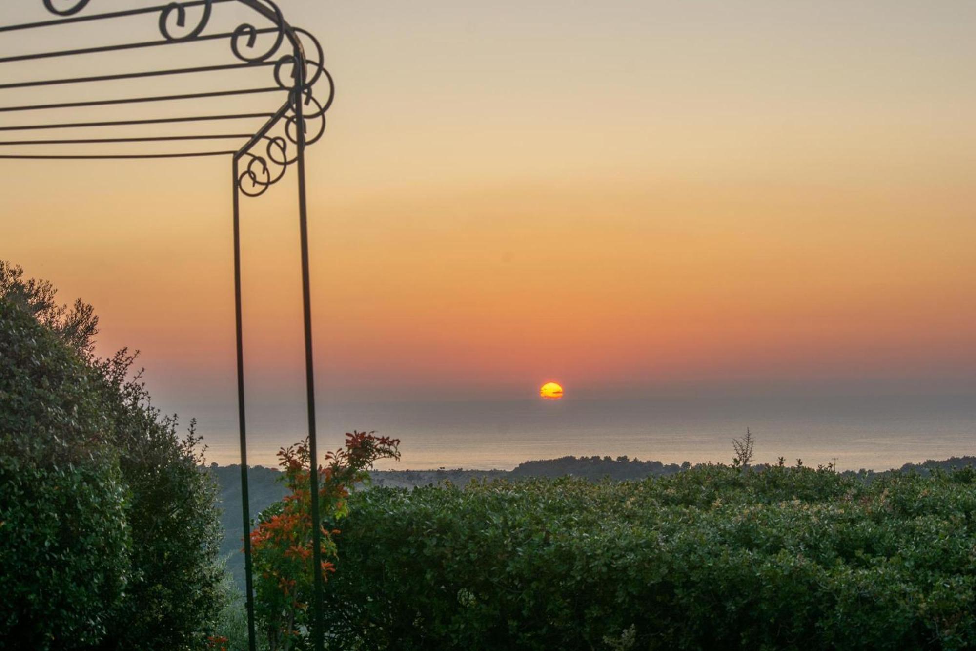 Agios Nikitas Villas エクステリア 写真