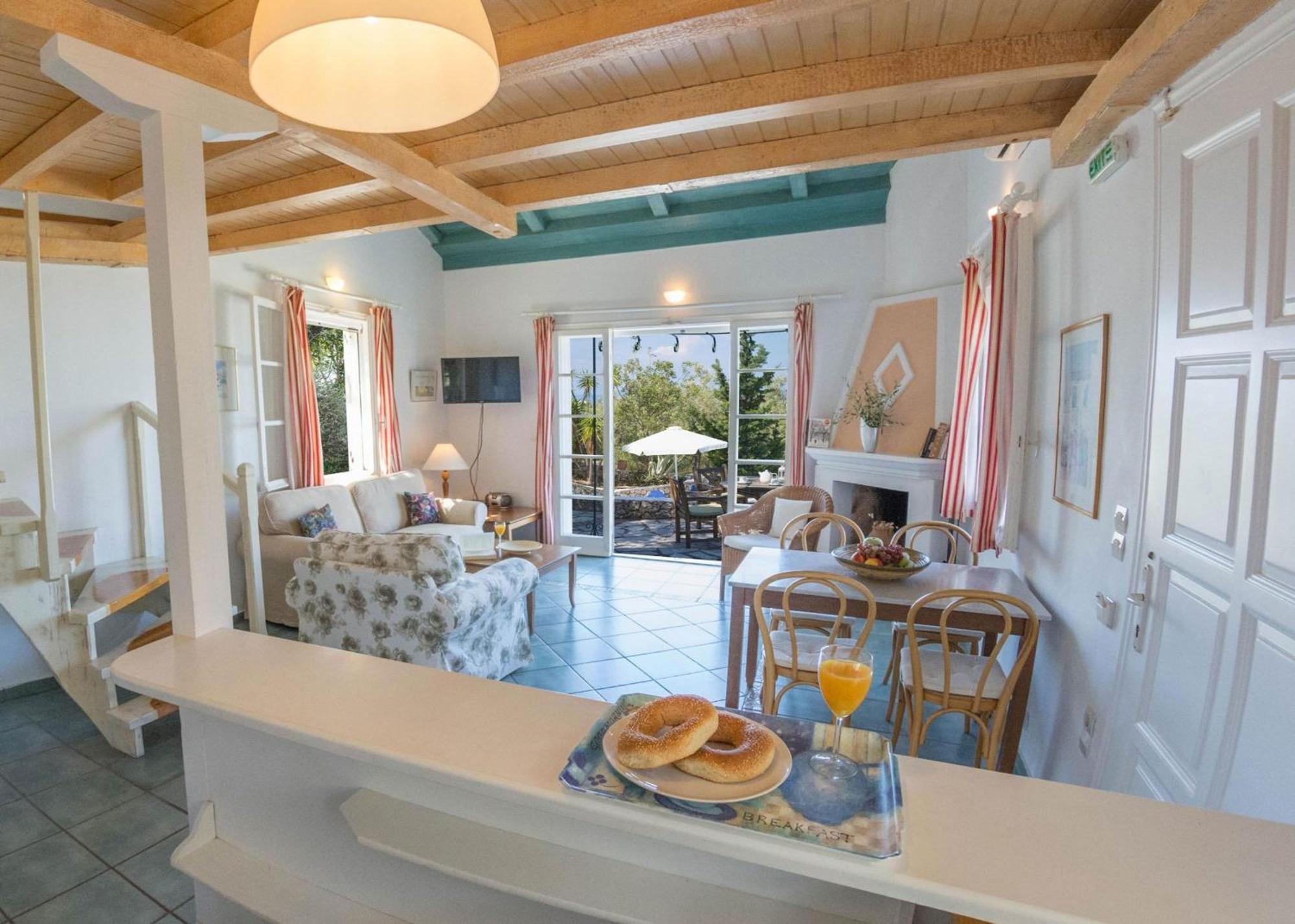 Agios Nikitas Villas エクステリア 写真
