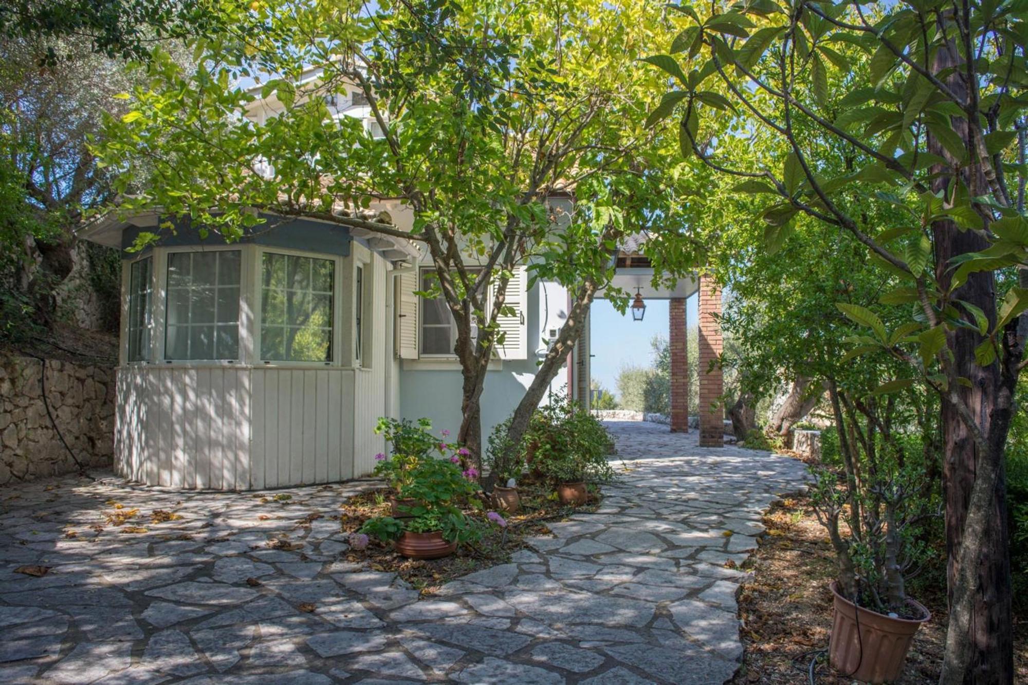 Agios Nikitas Villas エクステリア 写真