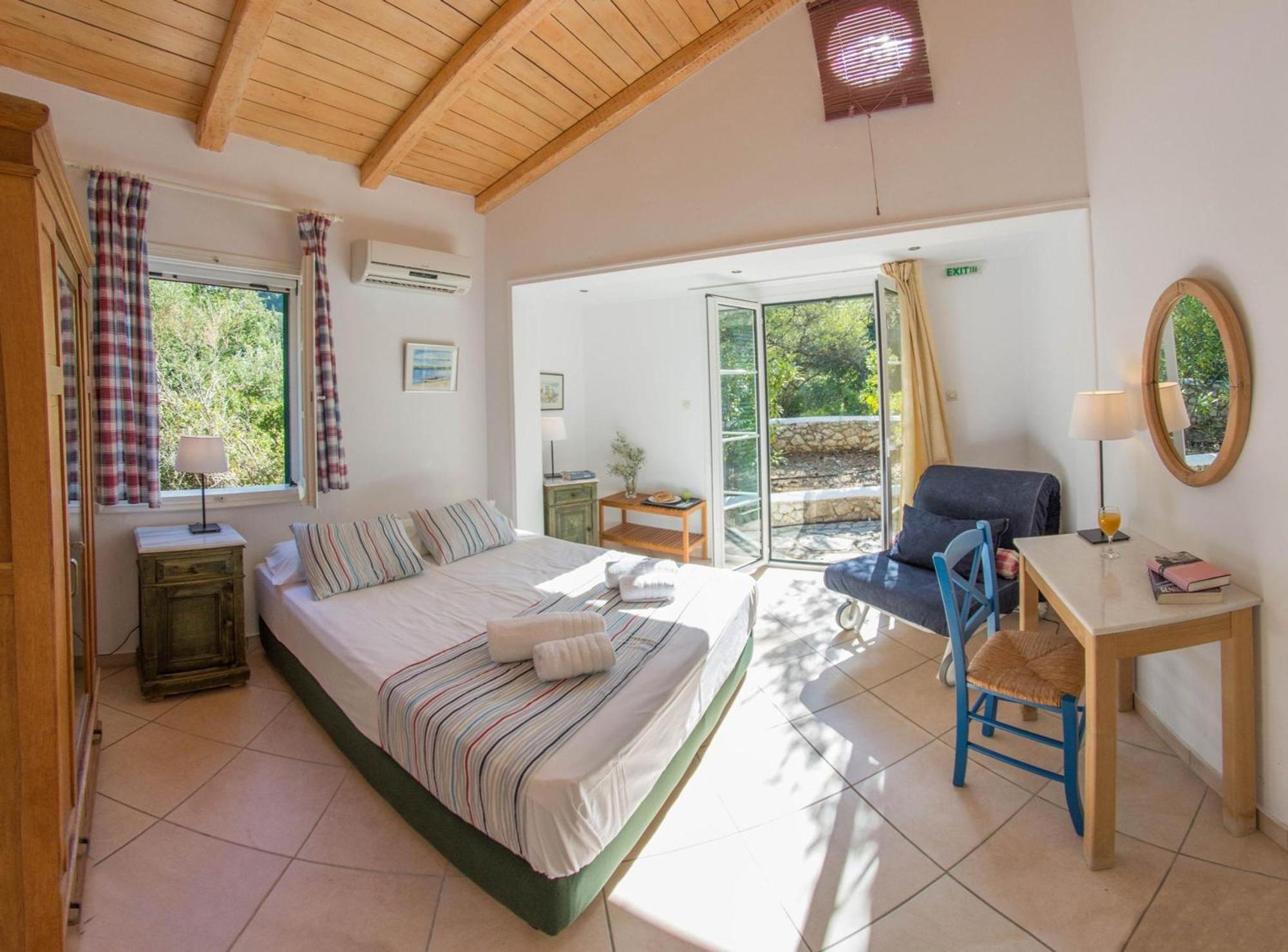 Agios Nikitas Villas エクステリア 写真