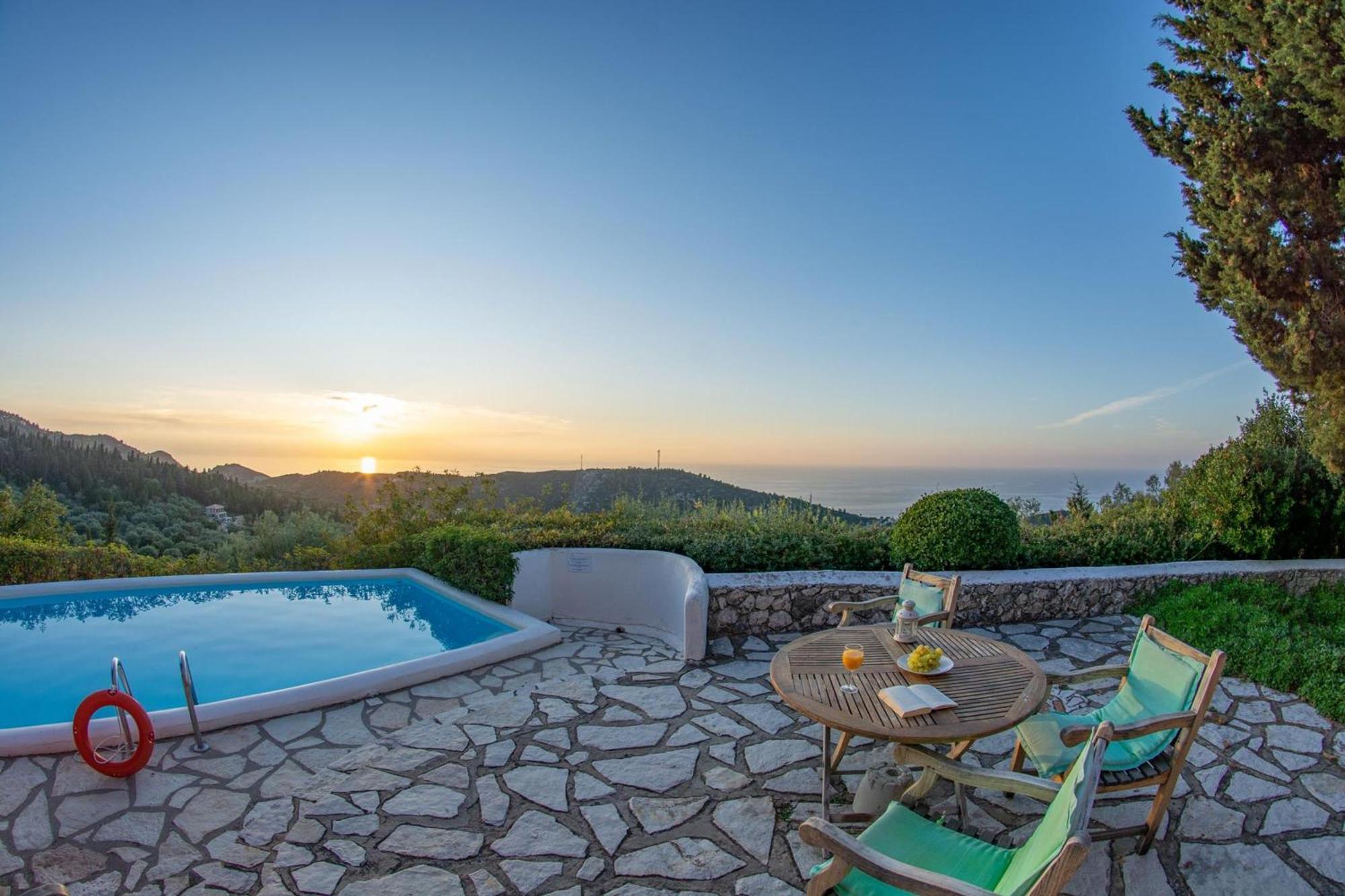 Agios Nikitas Villas エクステリア 写真