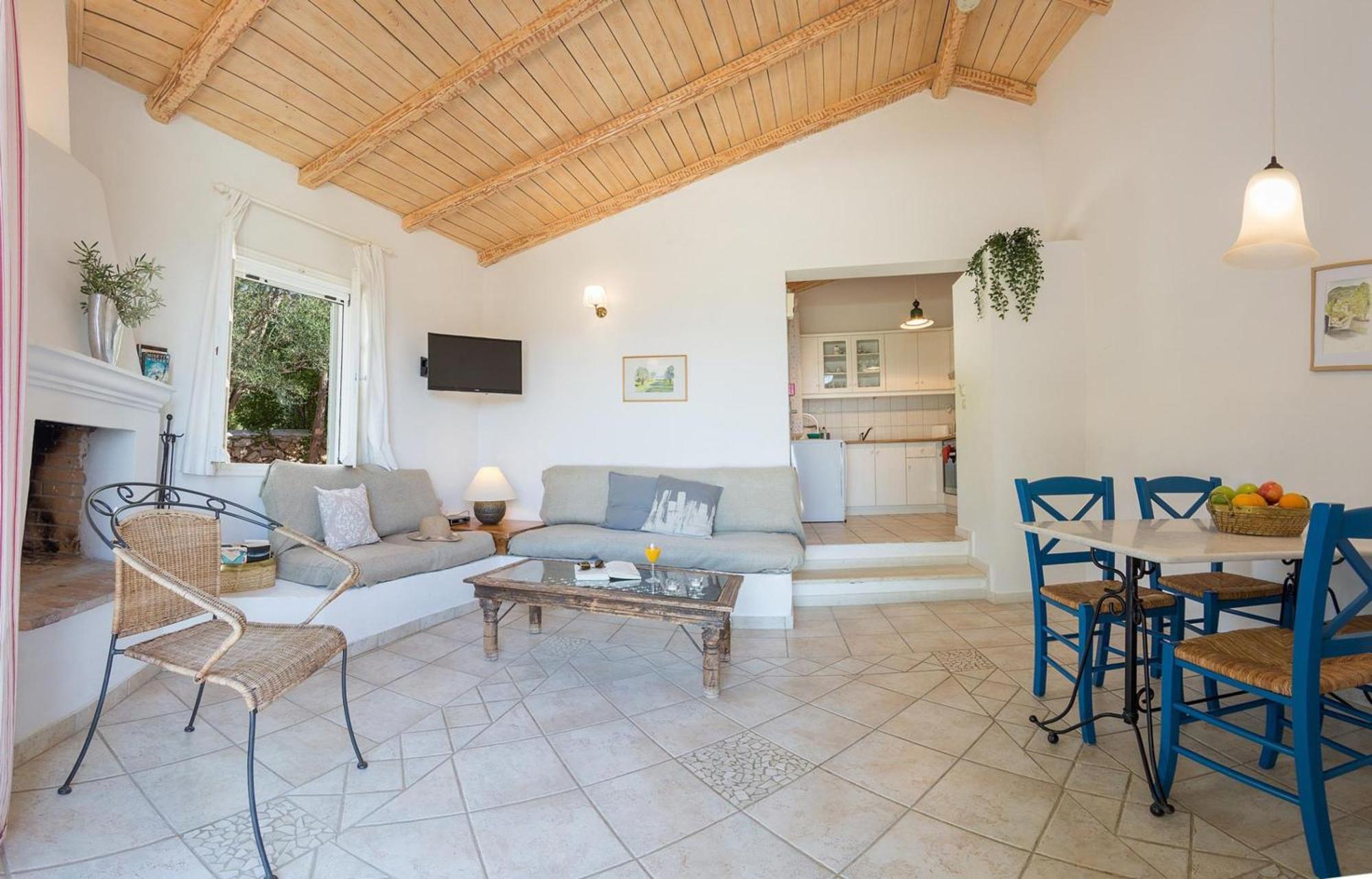 Agios Nikitas Villas エクステリア 写真