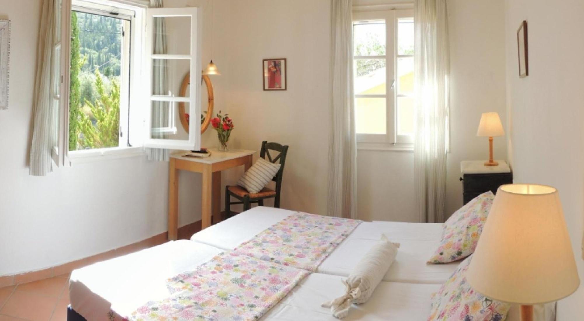 Agios Nikitas Villas エクステリア 写真